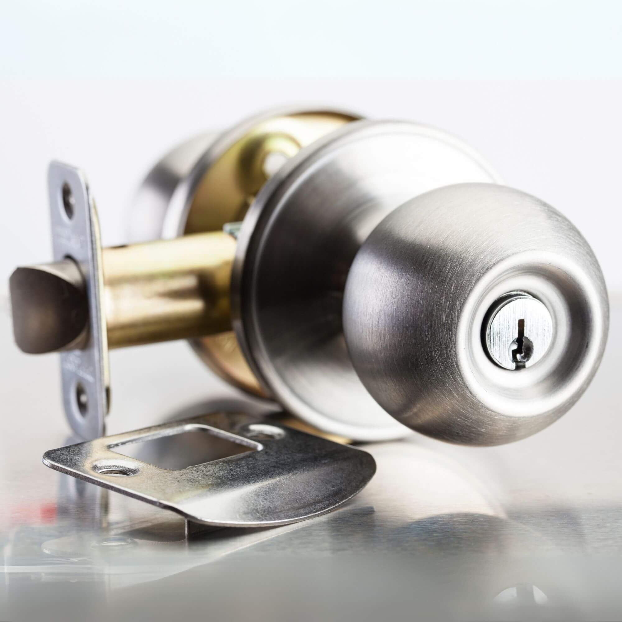 Y&Y Decor Door Hardware – Essential Hinges, Knobs and More for Every Door